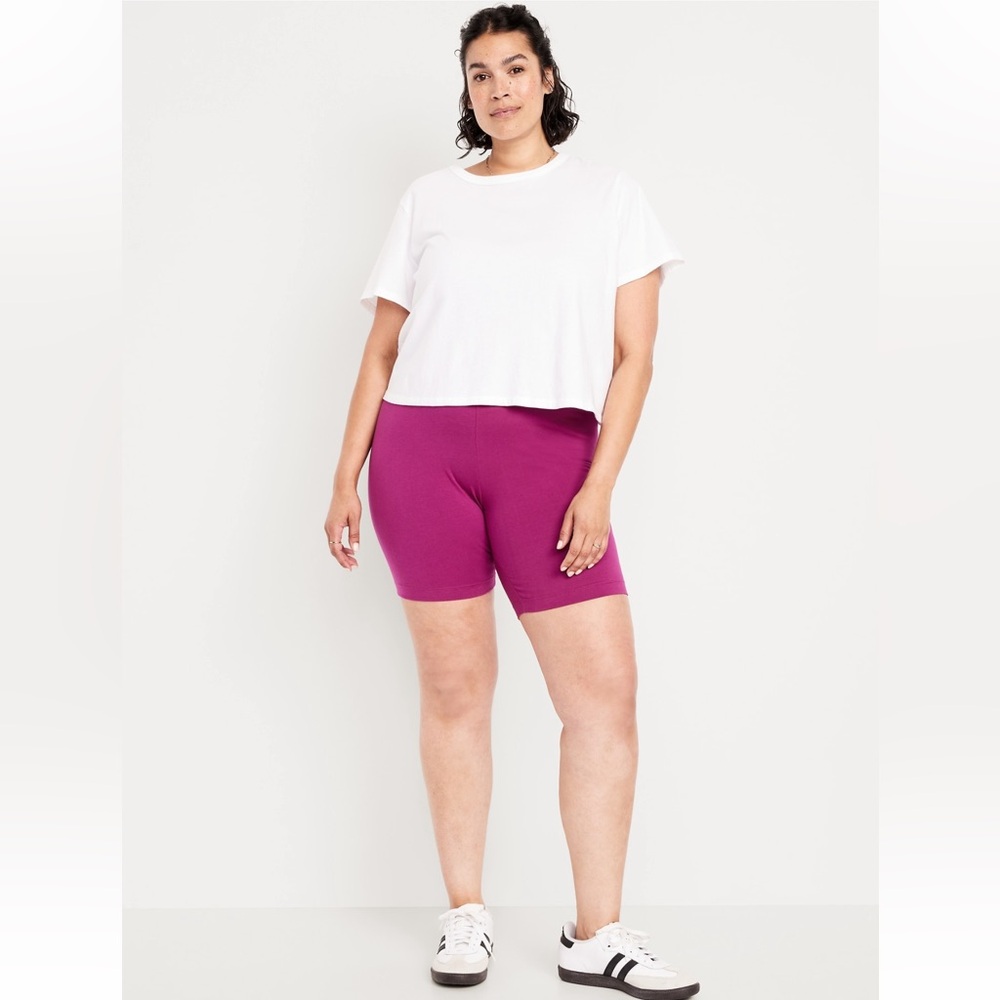 Chic magenta bike shorts